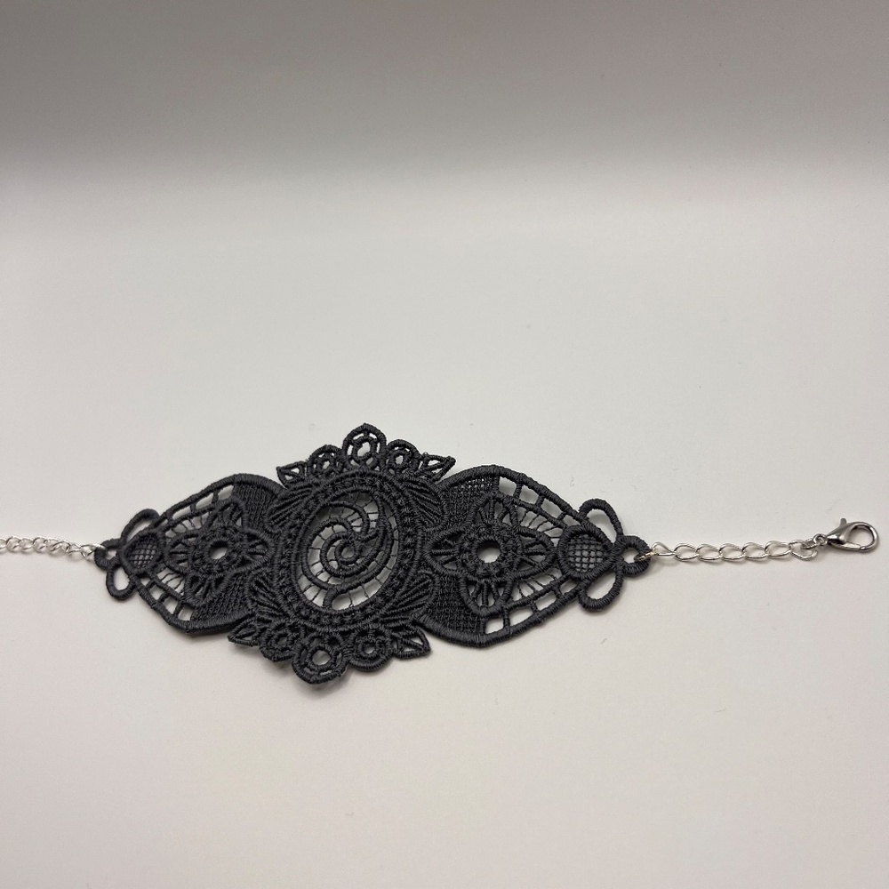 Handmade Gray Lace Bracelet - Picture 4 of 5